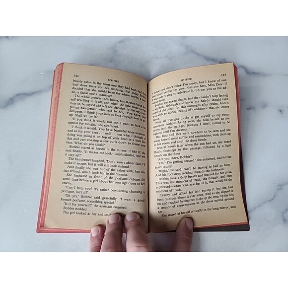 Spitfire By Lindsay Armstrong Paperback - Picture 7 of 10